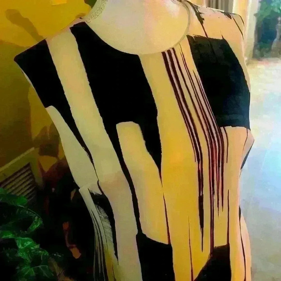 DKNY dress size 8 Fully lined excellent condition. No flaws or imperfections. - Picture 3 of 14